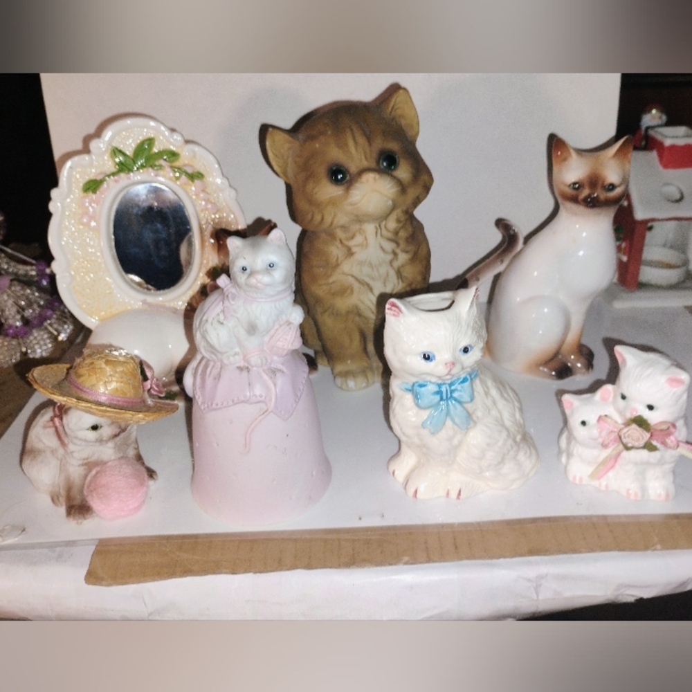 A group of 7 Vintage Porcelain Cats, some Rare, Sought-After & in Mint Condition